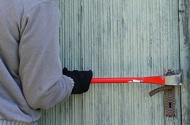 Ce a facut un tanar de 25 de ani dupa ce a furat 350 de lei dintr-o biserica