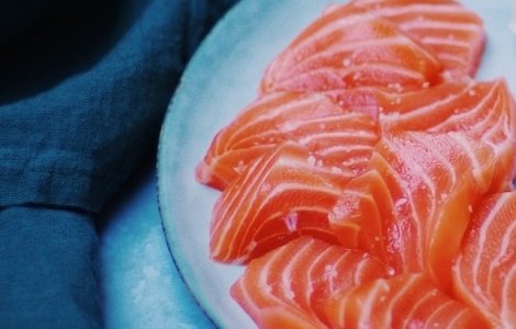 Controale ANSVSA, dupa depistarea bacteriei Listeria in mai multe loturi de file de somon afumat