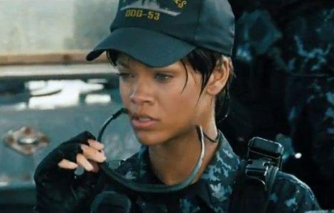  Video  Rihanna zice "bum" in noul trailer Battleship