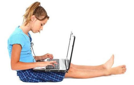 Care ar trebui sa fie varsta minima pentru a accesa Facebook?