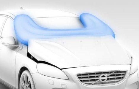Volvo introduce airbag-ul pentru pietoni