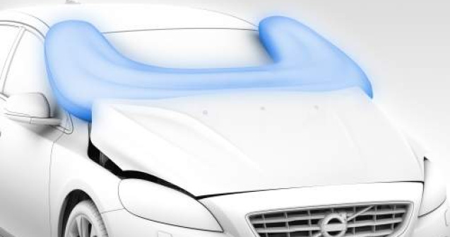 Volvo introduce airbag-ul pentru pietoni