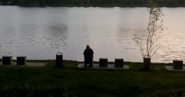 O mama si-a scapat caruciorul cu copil cu tot in lac, in parcul IOR