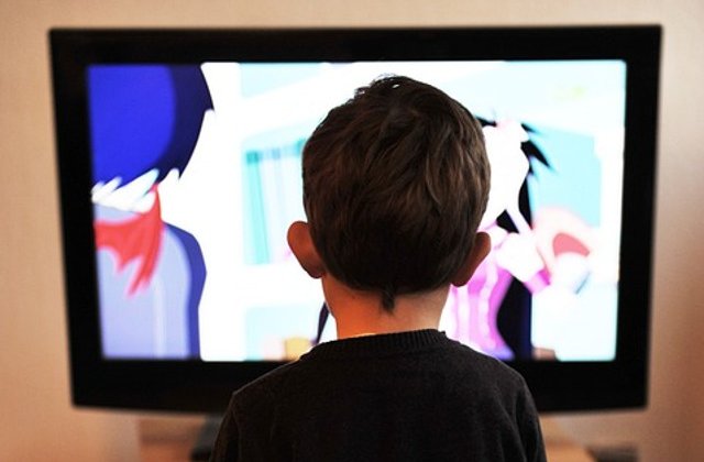 Doi frati de 3 si 4 ani au murit dupa ce a explodat televizorul