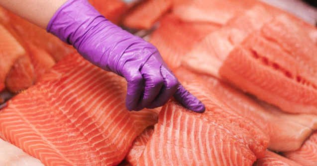 Bacteria Listeria: cum se manifesta si care sunt alimentele de pe care se poate lua