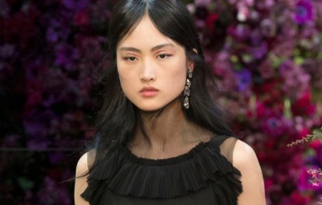 Aparitia unui model chinez cu pistrui intr-o campanie pentru produse cosmetice a generat controverse