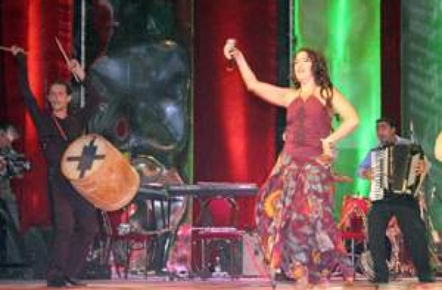 Rona Hartner: 'Francezii sunt foarte buni la pat!'