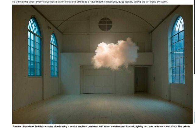 Familia Addams? Un artist creeaza nori in propria casa