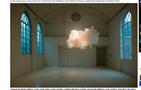 Familia Addams? Un artist creeaza nori in propria casa