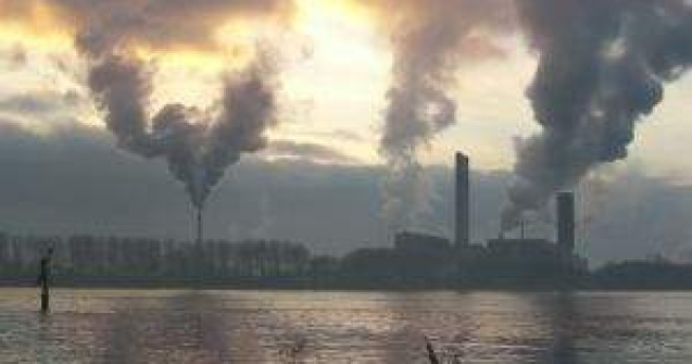 Sambata cu smog la Beijing: Sute de zboruri anulate din cauza poluarii