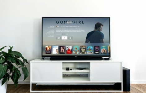 eMAG Stock Busters: reduceri la televizoare inteligente 4K