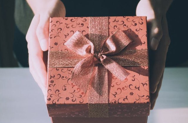 Cadouri de Dragobete pentru el: gadgeturi la reducere