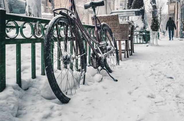 Informare meteo de ninsori si racire accentuata. Cod GALBEN de viscol la munte si vant in mai multe judete