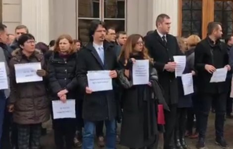 Alte patru parchete au decis sa-si suspende activitatea dupa modificarile legilor justitiei/ VIDEO