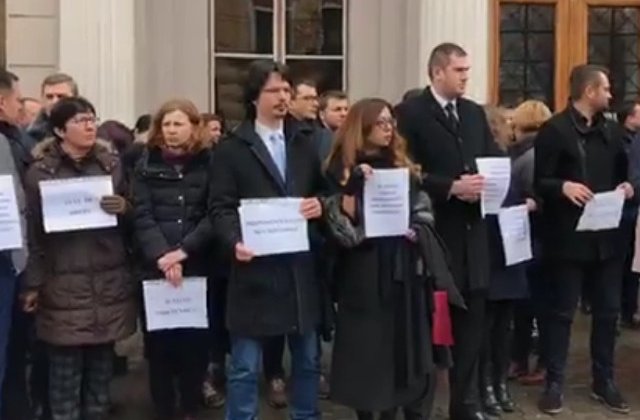 Alte patru parchete au decis sa-si suspende activitatea dupa modificarile legilor justitiei/ VIDEO