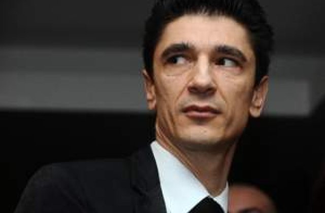 Luis Lazarus se tine scai de Monica Columbeanu