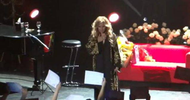  Video  Publicul roman i-a facut o surpriza Larei Fabian