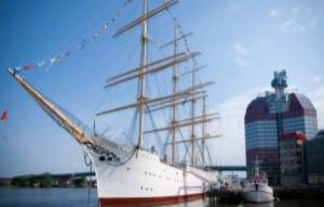 Joburi in largul oceanelor: Vasele de croaziera si salariile de lux