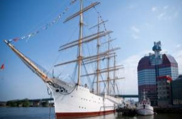 Joburi in largul oceanelor: Vasele de croaziera si salariile de lux