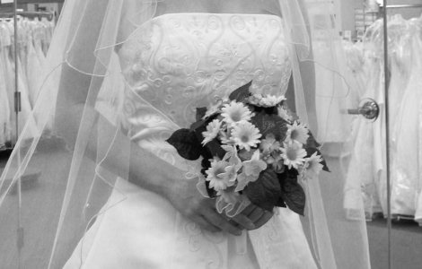 Record la Bucuresti? Rochia cu cea mai lunga trena din lume