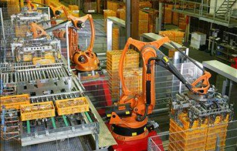 Amazon inlocuieste angajatii din depozite cu roboti