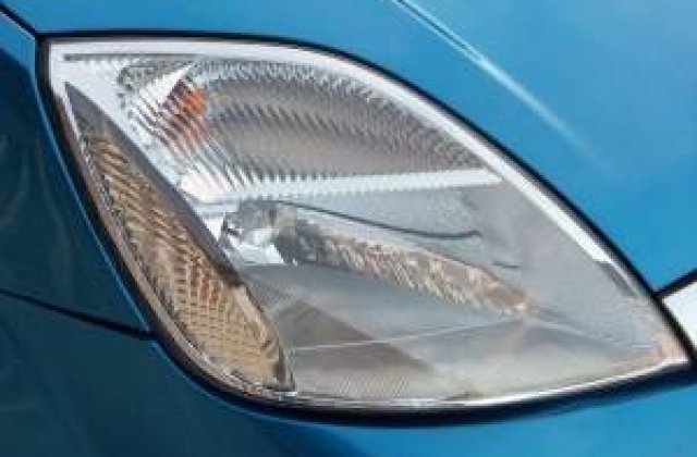 Bucuresti: Trei hoti de masini, prinsi in flagrant in Piata Victoriei