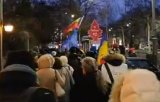 Aproximativ 10.000 de oameni protesteaza in Piata Victoriei. Proteste si in marile orase din tara / VIDEO