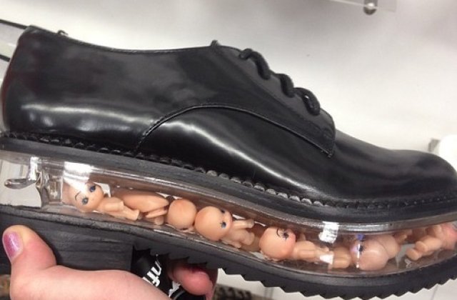 10+ obiecte inutile gasite de cumparatori la reduceri