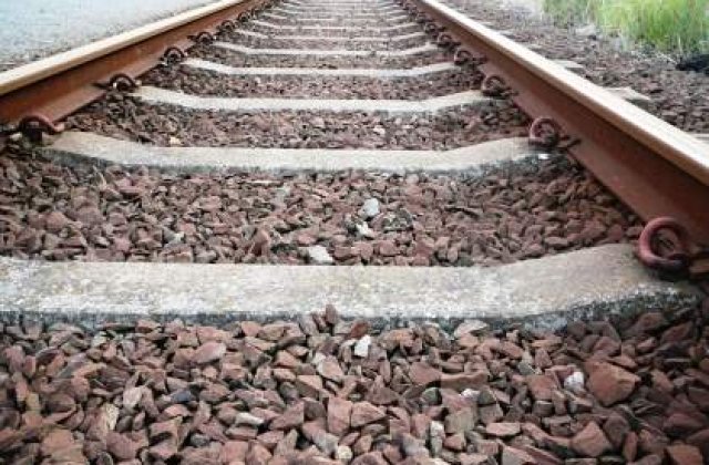 O femeie a fost lovita mortal de tren, in gara Medias
