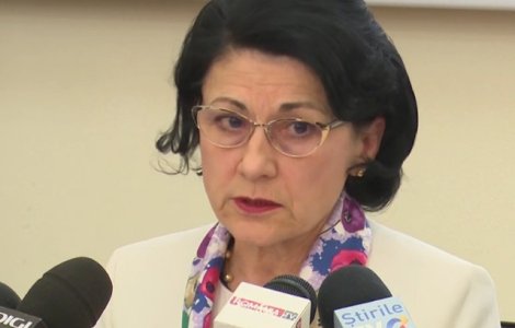 Profesorii membri ai Federatiei "Spiru Haret" vor purta banderole tricolore, in semn de protest fata de situatia din educatie