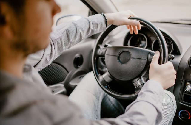 Kitul calatorului business: ce trebuie sa ai mereu in masina