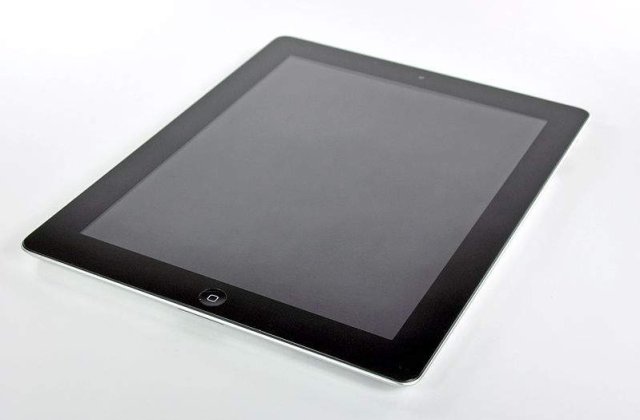 [VIDEO] Sute de reclamatii impotriva noului iPad