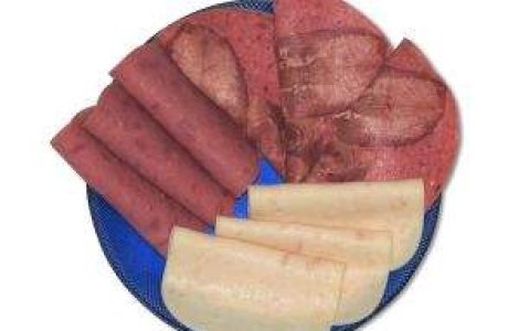 Cele mai nocive mezeluri: Contin pana la 14 aditivi alimentari