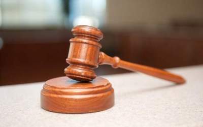 Parchetul de pe langa...