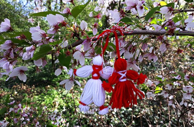 1 martie, ziua in care natura renaste: 10 obiceiuri si superstitii de Martisor