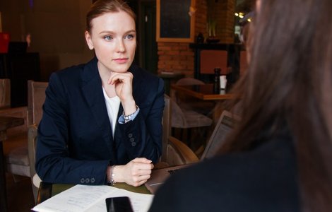 Studiu: Femeile care lucreaza ore suplimentare au un risc mai mare de a suferi de depresie