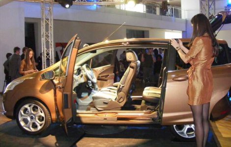 Noul Ford B-Max, produs la Craiova, a fost lansat in Romania. Avem si preturi