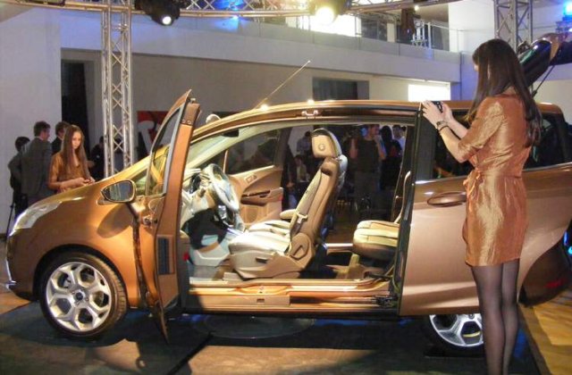 Noul Ford B-Max, produs la Craiova, a fost lansat in Romania. Avem si preturi