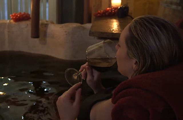 Nu e doar pentru consum: 7 beneficii nestiute ale bailor cu vin