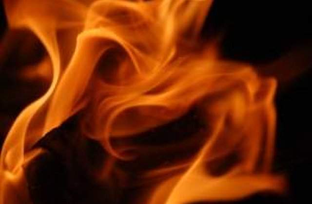 Incendiu puternic in Sacele