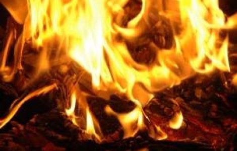 Sase raniti in urma unui incendiu din cartierul Ferentari