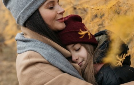  Top  8 motive pentru care mama iti va fi mereu cea mai buna prietena