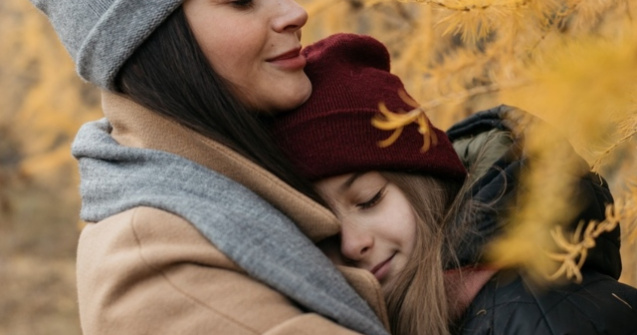  Top  8 motive pentru care mama iti va fi mereu cea mai buna prietena