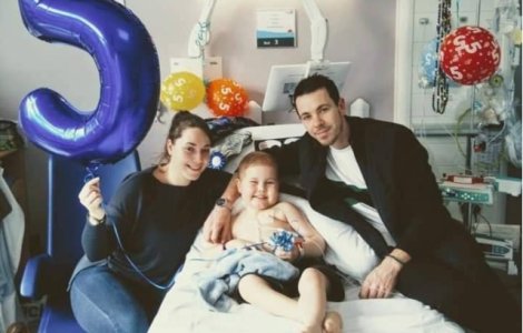 Mii de oameni mobilizati sa salveze un baietel bolnav de leucemie