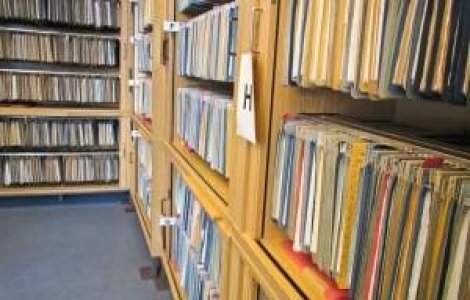 Gata cu dosarele: Admiterea la facultate, doar cu examen