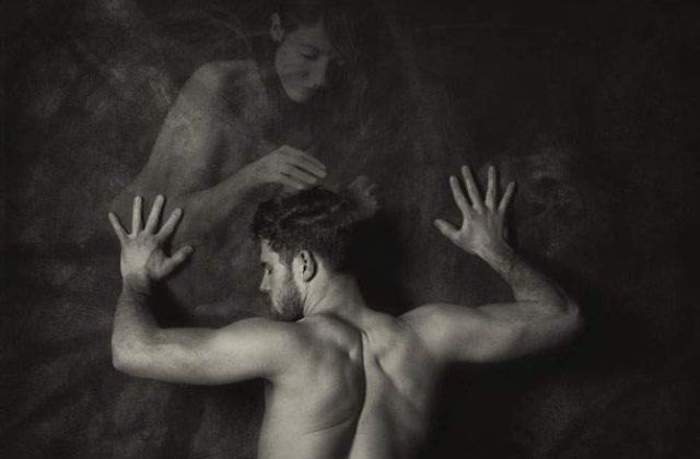 Fotograful care se joaca cu perceptia