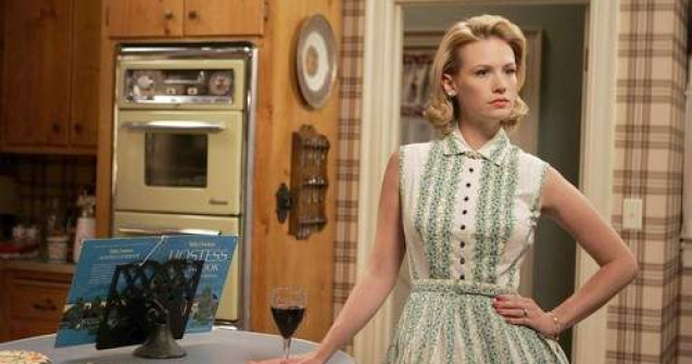 Secretul frumusetii lui January Jones (Bleah!)