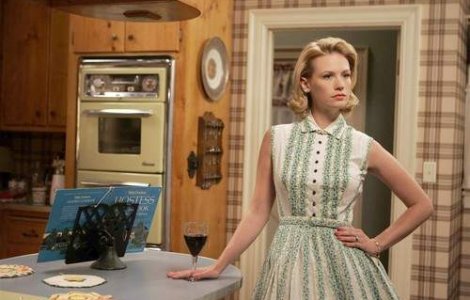 Secretul frumusetii lui January Jones (Bleah!)