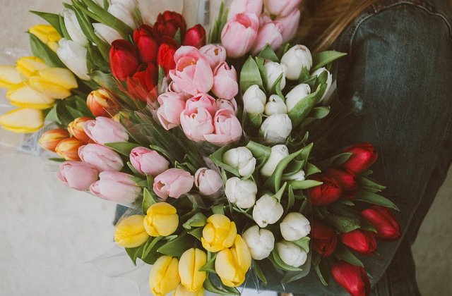 Cadouri de 8 martie pentru femeile speciale din viata ta