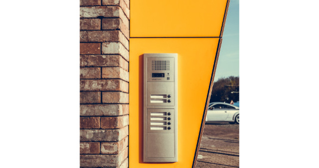 Cum sa alegi interfonul potrivit pentru blocul tau